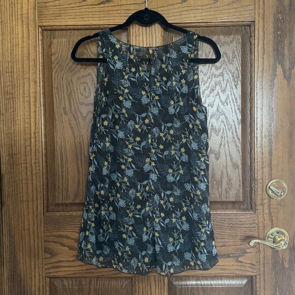 CAbi Layered Fern Sleeveless Blouse - Style 3450 - Size Medium - Picture 2 of 8